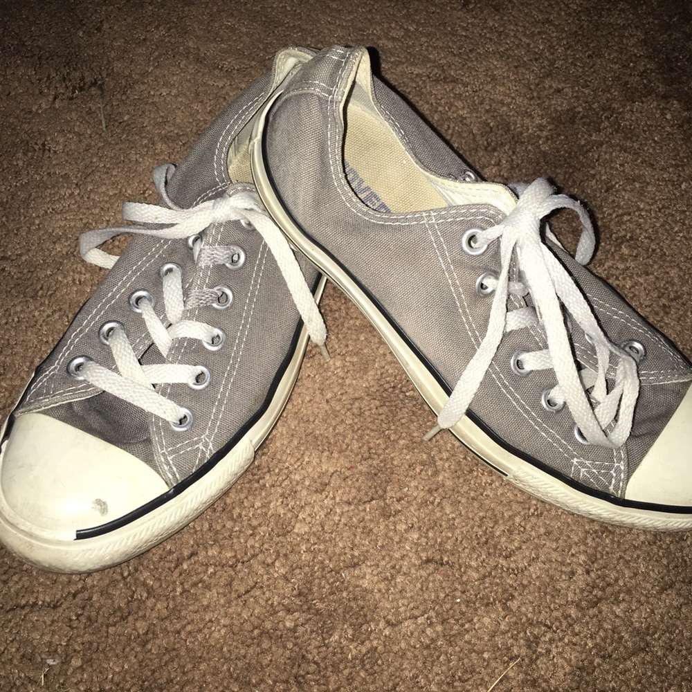 Grey converse